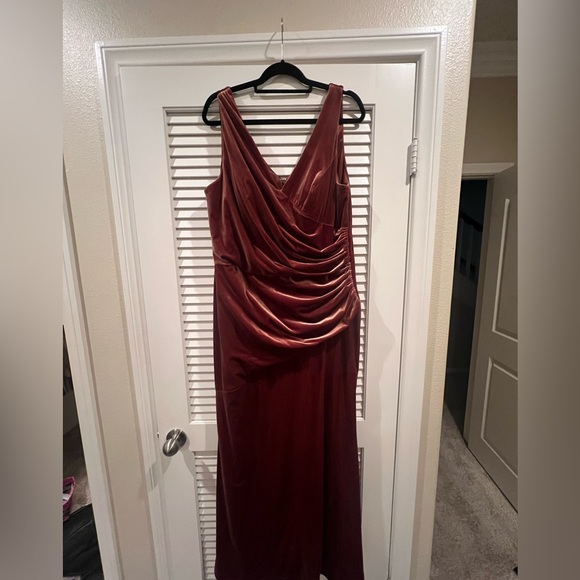 REVERLY- Dawson Dress Terracotta- Size 20 - Picture 3 of 4